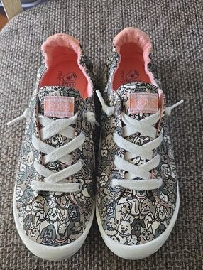 Skechers BOBS Beach Bingo - Woof Pack Dog Print Sneakers | Size 8.5